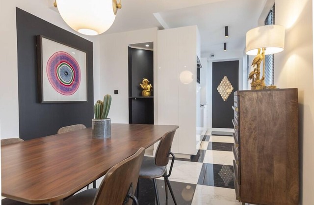 Quadrille, 4 stars, luxurious apartment close to the Champs-Elysées