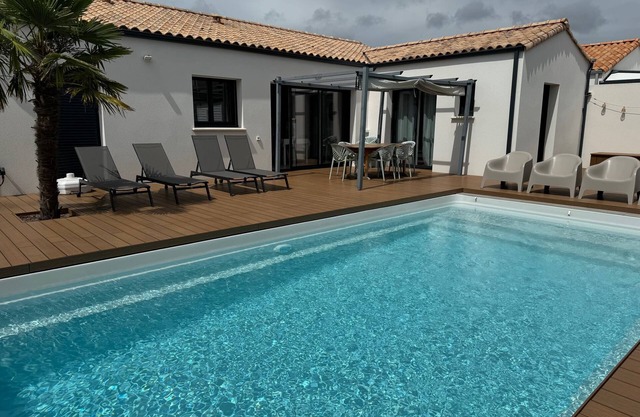 Quai Ouest - Élégante maison avec piscine