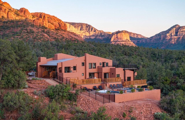 Quail Ridge - Heated Pool & Spa, View Deck, Games