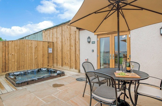 Quaint and cosy cottage, perfect for a romantic escape.