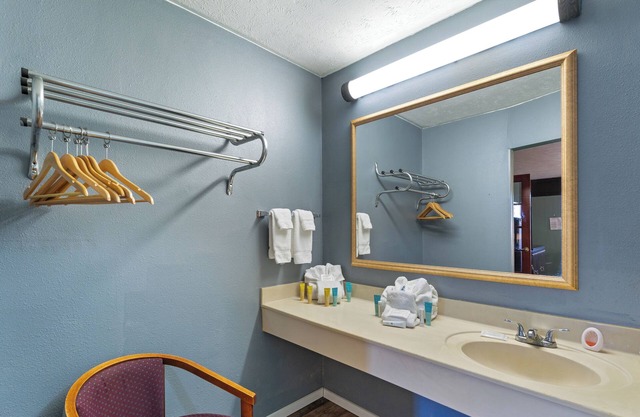 Quaint hotel with AC in charming Williamsburg