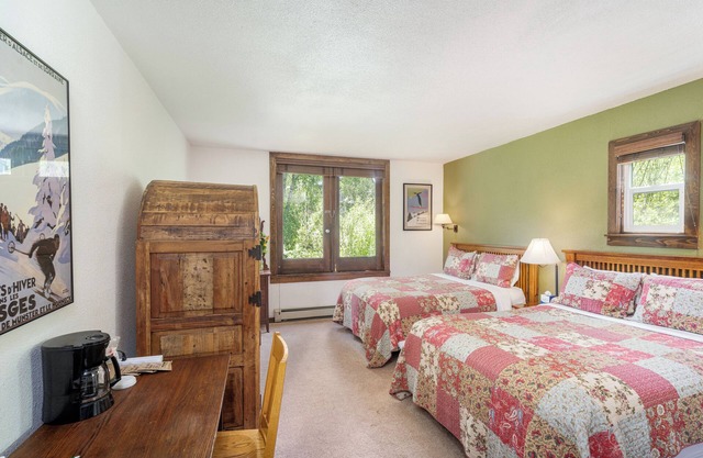 Quaint Lodge Close to Downtown With Prime River Location