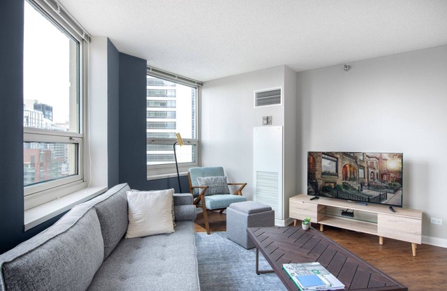 Quaint River North 1BR w/Gym + W/D near Mag Mile by Blueground