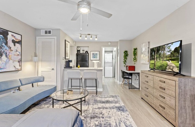 Quaint Studio Close to Downtown and Domain