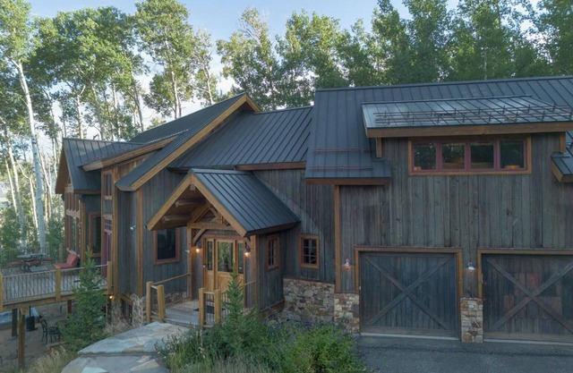 Quakey Lane-Ski Ranches-Curate Telluride, VIEWS, Hot Tub, Fireplace, Privacy