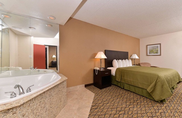 Quality Inn & Suites Matteson near I-57