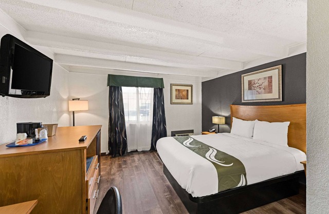 Quality Inn & Suites near I-480 and I-29