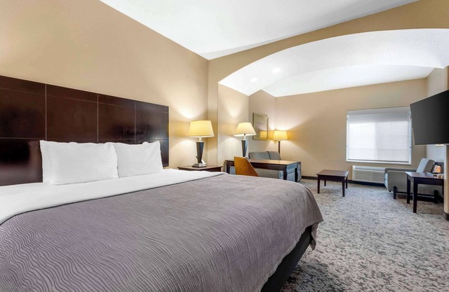 Quality Inn & Suites