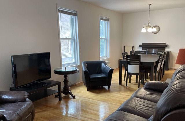 Quebec City Downtown 2BR 2.5BA 1350sf with 4 free parkings