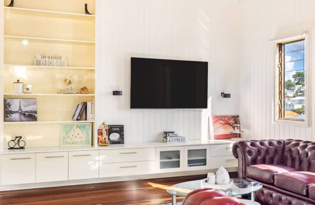 Queenslander w/large and comfy Patio/family Home