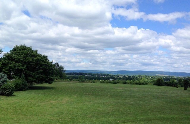 Quiet 1-Bedroom Suite in the Country, 2 Mi. from Gettysburg Square.