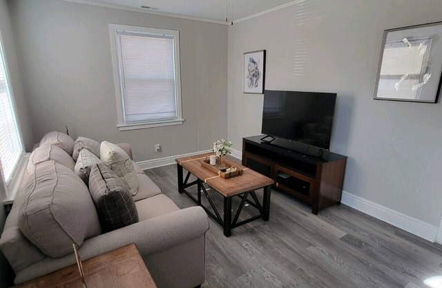 Quiet 2 Bedroom - Mins to downtown Columbia