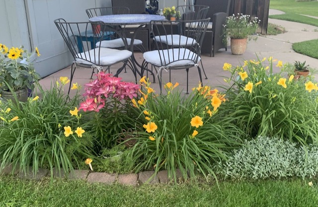 Quiet 2 BR, close to C.U. and bike path