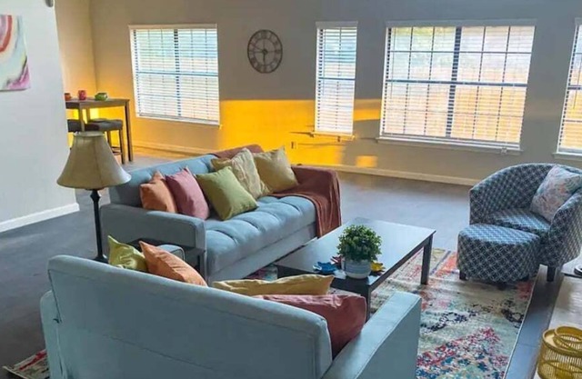Quiet 3BR Home Near AT&T Center Furnished Mid-Term Stay w/Wi-Fi & W/D