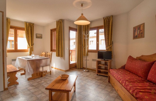 Quiet apartment near free shuttles
