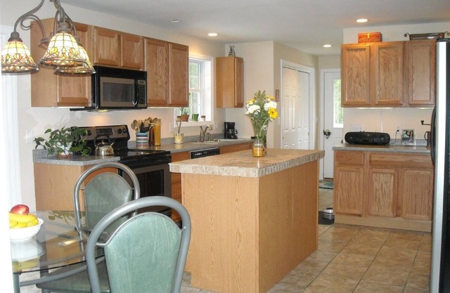 Quiet Beautiful Lakefront Home on Brewer Lake