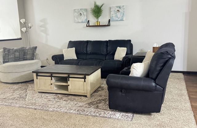 Quiet Comfort · Spacious Home with Hot Tub & Cozy Vibes