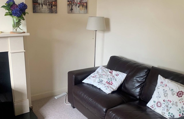 Quiet, comfortable house in town,