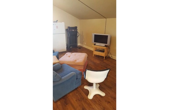 Quiet, Comfy Garage Apartment
