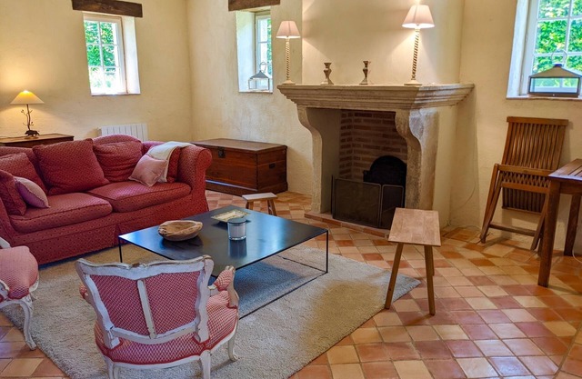 Quiet country house with large private garden