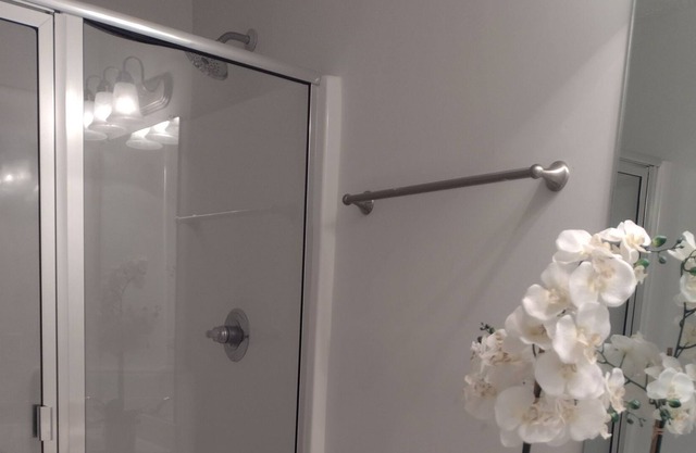 Quiet, cozy townhouse minutes to St Thomas Hosp & MTSU