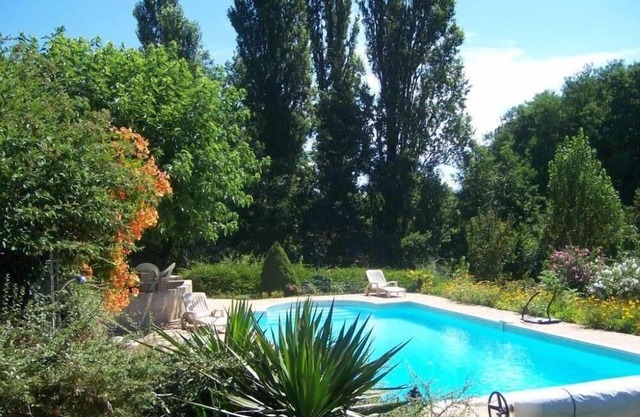 Quiet house with private pool in the countryside