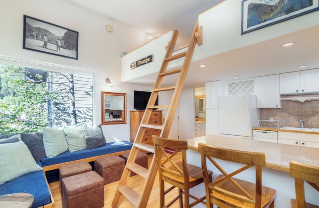 Quiet Lofted Studio at Tomboy Lodge