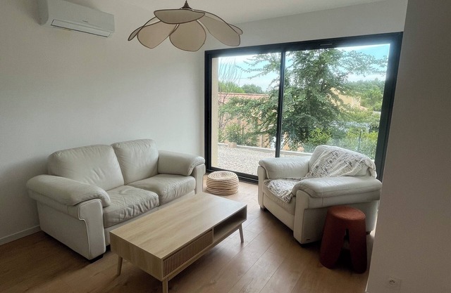 Quiet new house in the heart of Provence