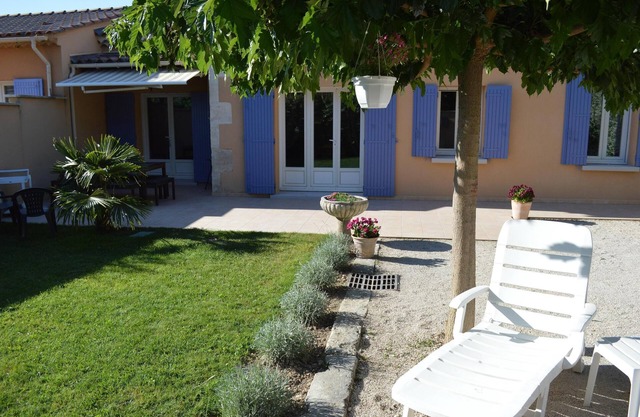 Quiet, pleasant detached 3* house with garden 5 mins walk from the town center
