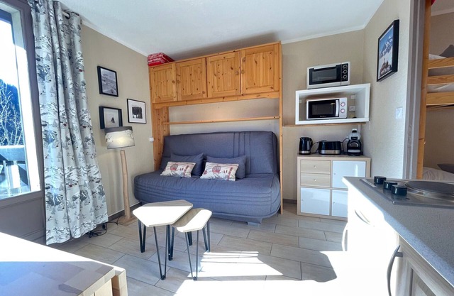Quiet studio in Notre-Dame-de-Bellecombe with private parking