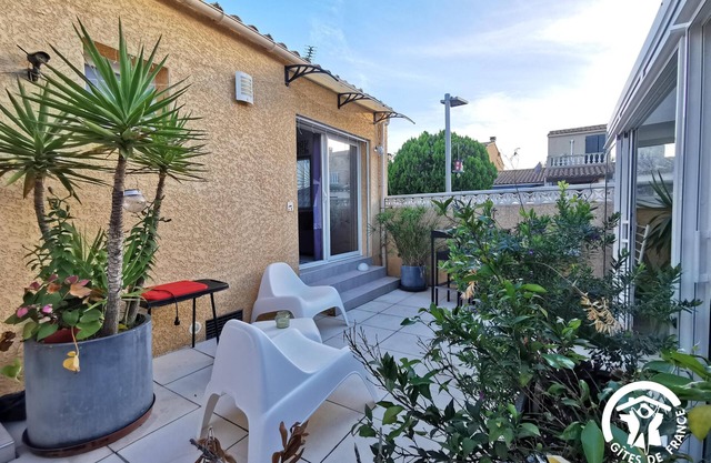 Quiet studio in Marseillan for 1 couple 2 children or 2 biker couples