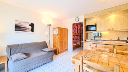 Résidence Castor - Studio rénové avec casier à ski · Proche des pistes · Balcon MAE-7394