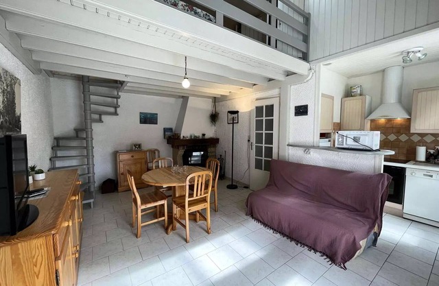 Résidence Metiviers - Houses & Villas for 6 People
