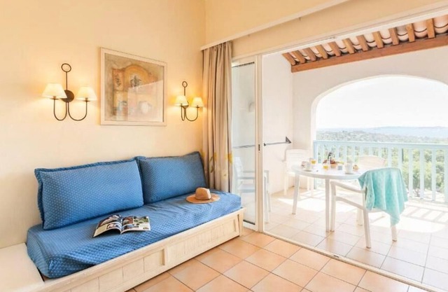 Résidence Pierre & Vacances Les Restanques du Golfe de Saint Tropez - Apartment for 5 people - 1 bedroom - Terrace or balcony - Sea view