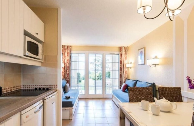 Résidence Pierre & Vacances Le Domaine de Bordaberry - Studio for 4 people - 1 sleeping area - Terrace or balcony