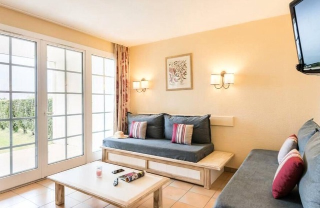 Résidence Pierre & Vacances Le Domaine de Bordaberry - Apartment for 4 people - 1 bedroom - Terrace or balcony