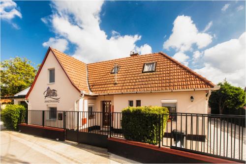 Róma Apartmanház