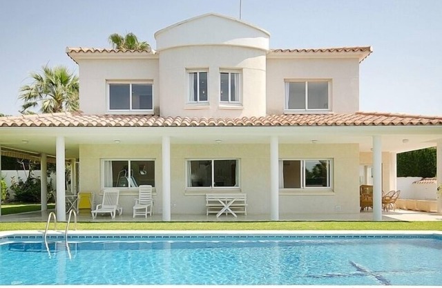 R11 Villa Blanca Calafell