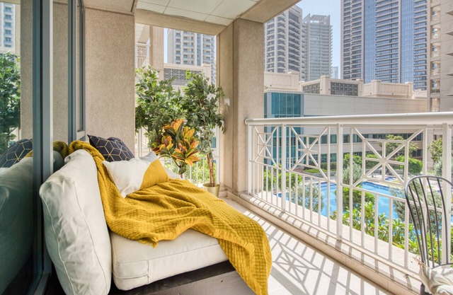 Radiant Urban Retreat with Iconic Burj Khalifa Vws
