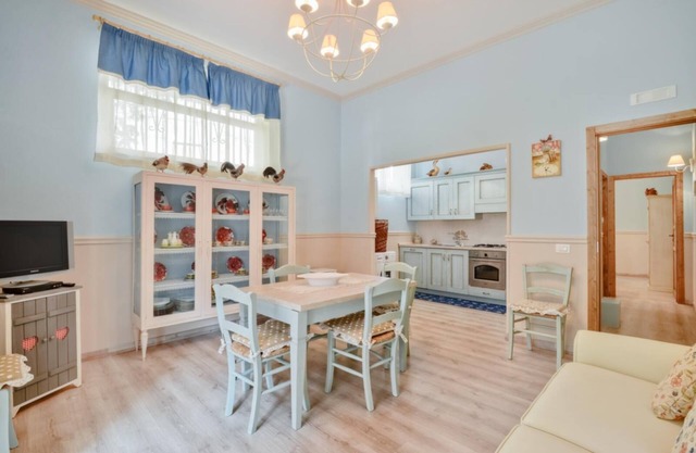 Raggiola Poolside Apartment with private parking and garden