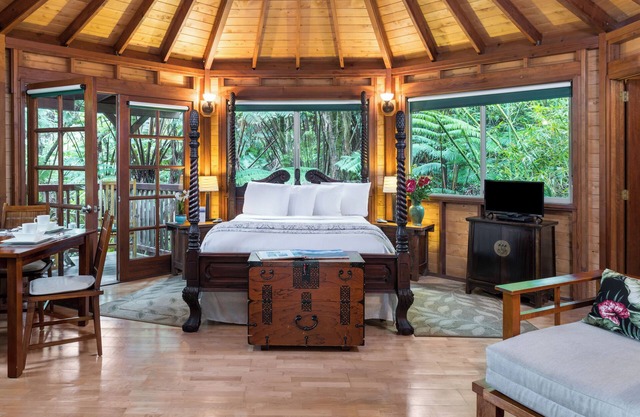 Rainforest Retreat in Volcano Village
