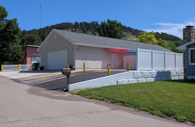 Rally Oasis, Quieter neighborhood, Walking distance to Main Street