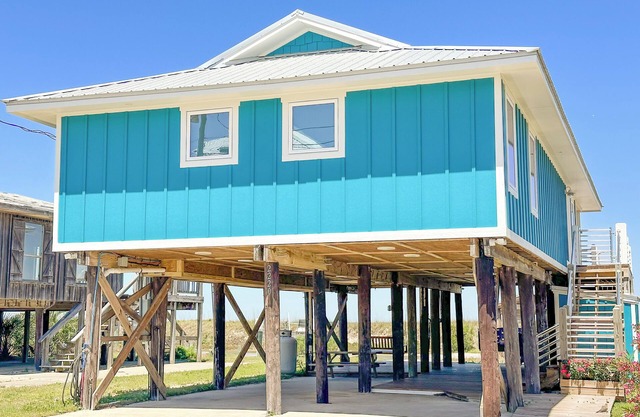 Rare gem! Canal home offering boat dock, fishing pier, 3 kayaks & paddleboard