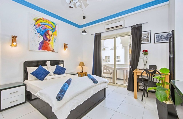 Rare New Marina Hotspot ★ Fast Free WIFI ★ Pool ★ Balcony | Sheraton Plaza 414