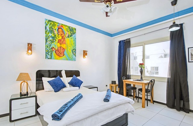 Rare New Marina Hotspot ★ Fast Free WIFI ★ Pool ★ Kitchen | Sheraton Plaza 415