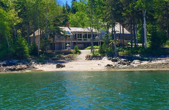 RARE PRIVATE BEACH - Oceanfront near Port Clyde. Beautiful & Relaxing views