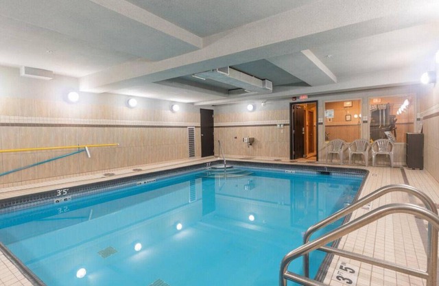 Raven's Nest - Pet Friendly w/Hot Tub, Nice View