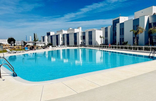 RDR308 - Great 3 bedroom Apt in Le Mirage!