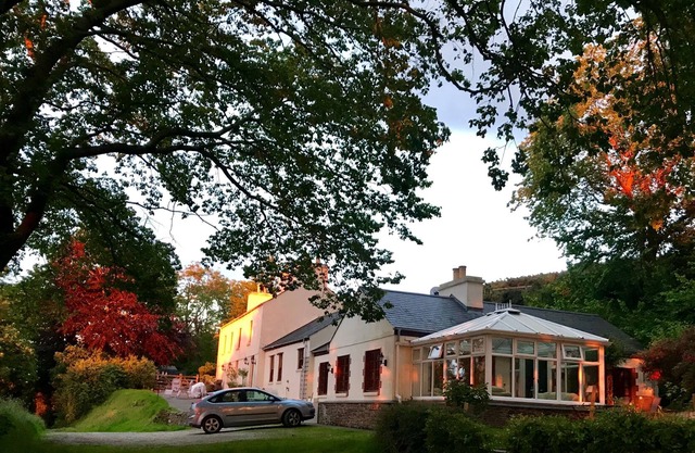 Reayrt Aalin is located in a peaceful rural setting just a few minutes from Ramsey in the north of t