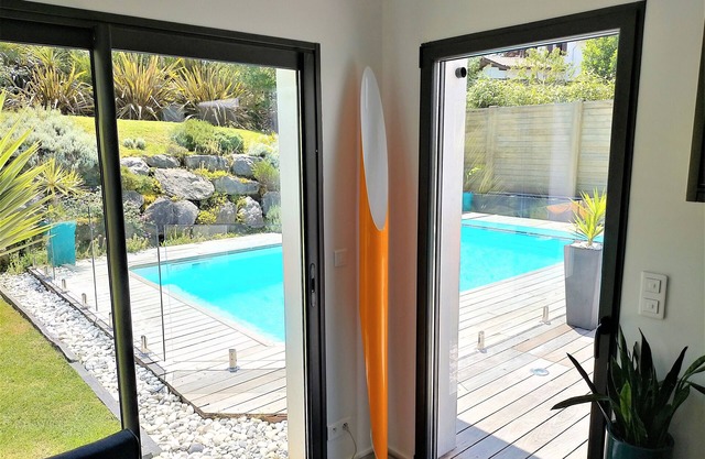 recent modern house quiet area heated swimming pool near beach (8km)